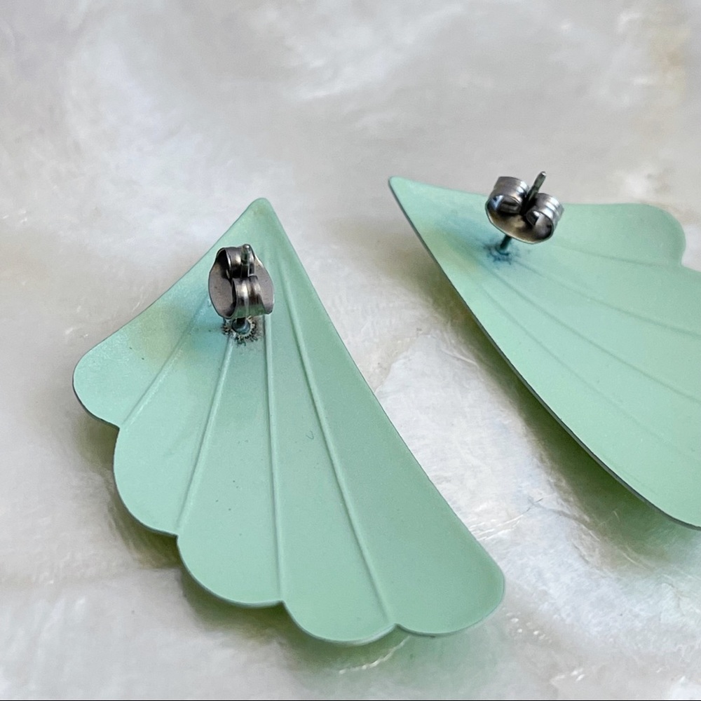 Mint Green Enamel Shell Shape Earrings Summer Fun - image 8